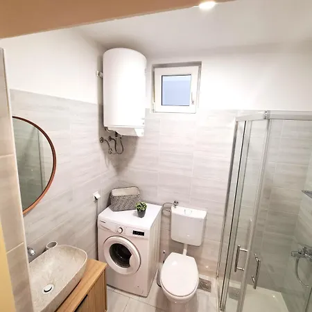 Apartament Chic Frane *